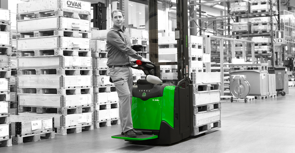cesab stacker truck s300